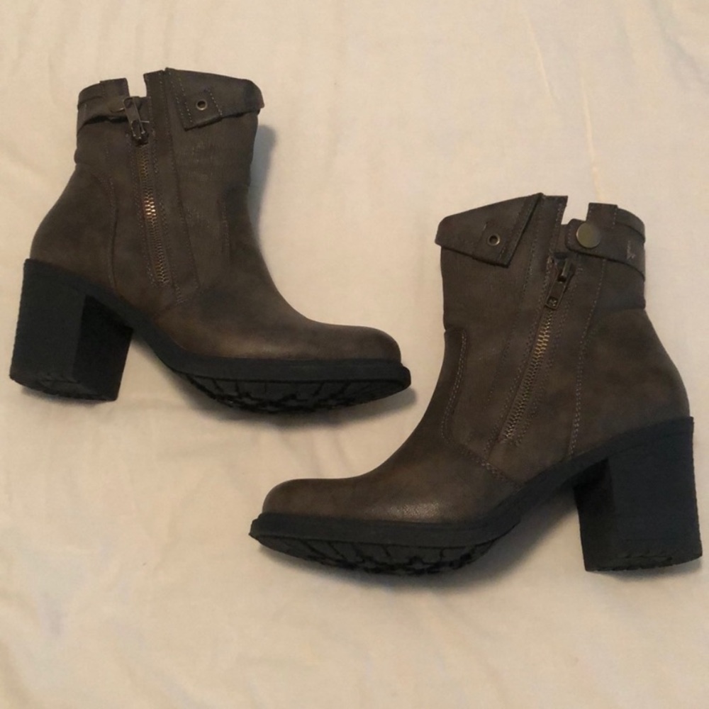 Crown Vintage Boots